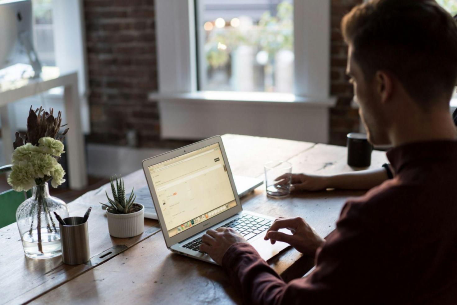 Professional financial consultation demonstrating exolinarvus's expert-validated methodology